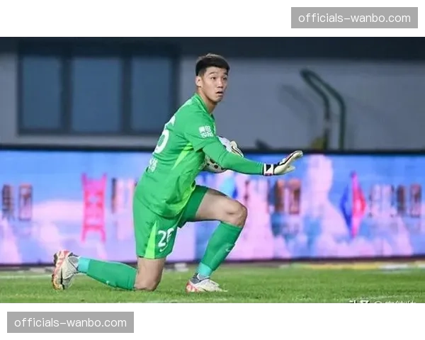 山东泰山石柯转会云南玉昆 彭欣力刘世博加盟青岛西海岸